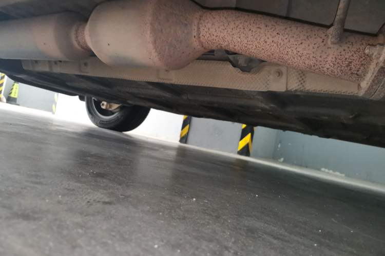 Used BYD Tang New Energy 2015 2.0T Four-Wheel-Drive Flagship Model Chassis Front Right