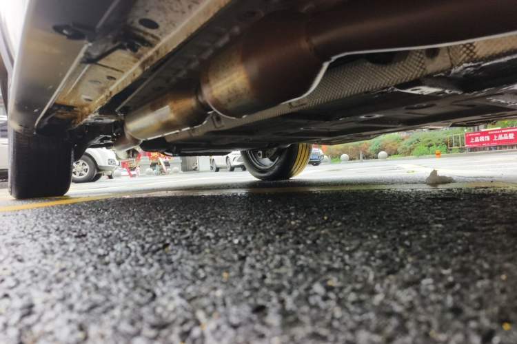 Used BYD Tang New Energy 2015 2.0T Four-Wheel-Drive Flagship Model Chassis Front Right