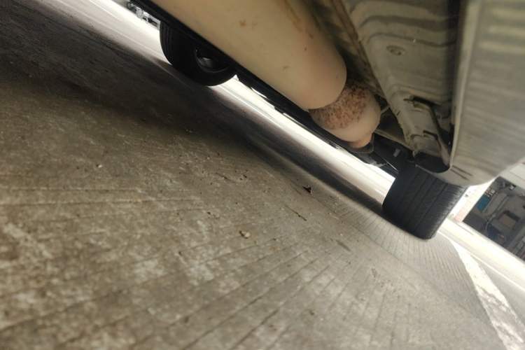 Used BYD Tang New Energy 2015 2.0T Four-Wheel-Drive Flagship Model Chassis Front Right