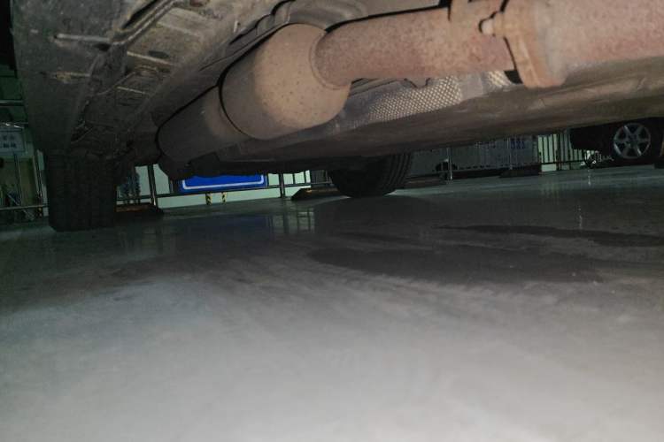 Used BYD Tang New Energy 2015 2.0T Four-Wheel-Drive Flagship Model Chassis Front Right