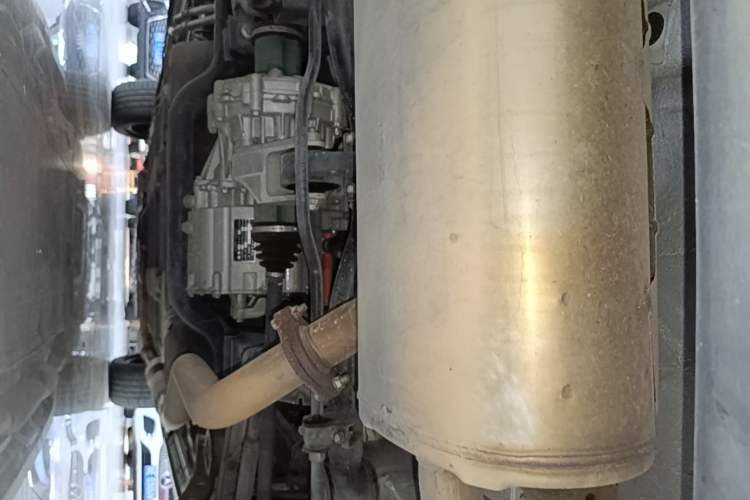 Used BYD Tang New Energy 2015 2.0T Four-Wheel-Drive Flagship Model Chassis Rear