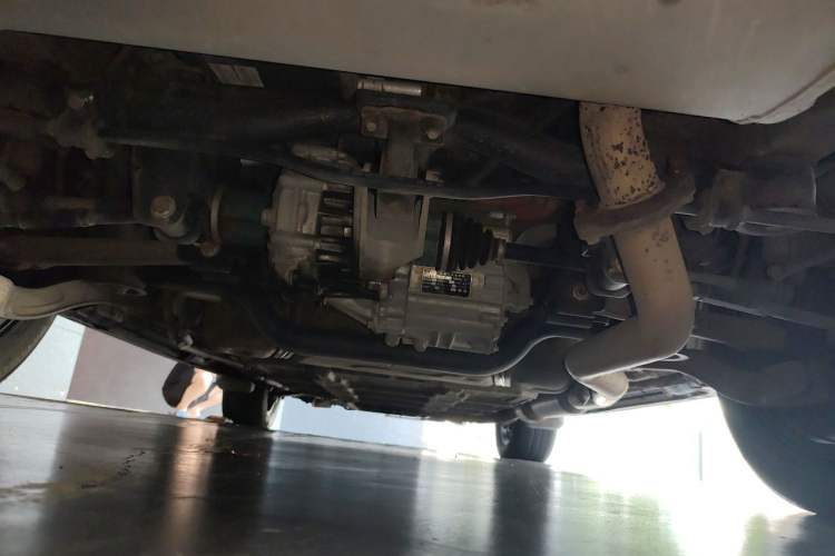 Used BYD Tang New Energy 2015 2.0T Four-Wheel-Drive Flagship Model Chassis Rear