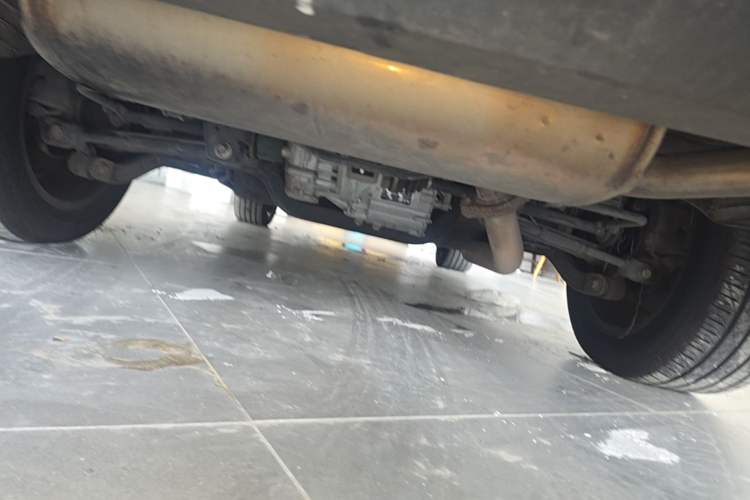 Used BYD Tang New Energy 2015 2.0T Four-Wheel-Drive Flagship Model Chassis Rear