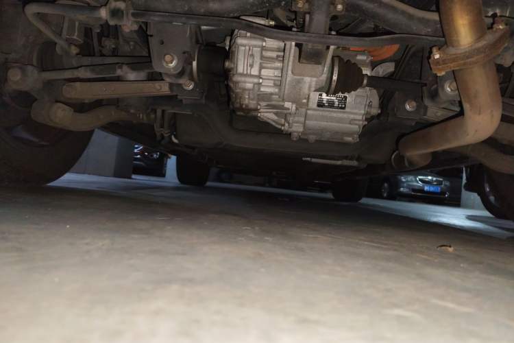 Used BYD Tang New Energy 2015 2.0T Four-Wheel-Drive Flagship Model Chassis Rear