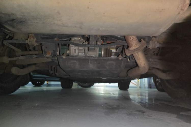 Used BYD Tang New Energy 2015 2.0T Four-Wheel-Drive Flagship Model Chassis Rear
