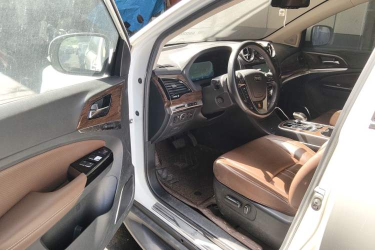 Used BYD Tang New Energy 2015 2.0T Four-Wheel-Drive Flagship Model Driver Seat
