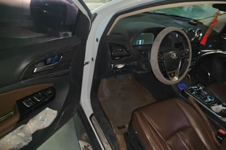 Used BYD Tang New Energy 2015 2.0T Four-Wheel-Drive Flagship Model Driver Seat