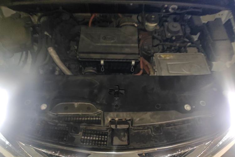 Used BYD Tang New Energy 2015 2.0T Four-Wheel-Drive Flagship Model Engine Bay