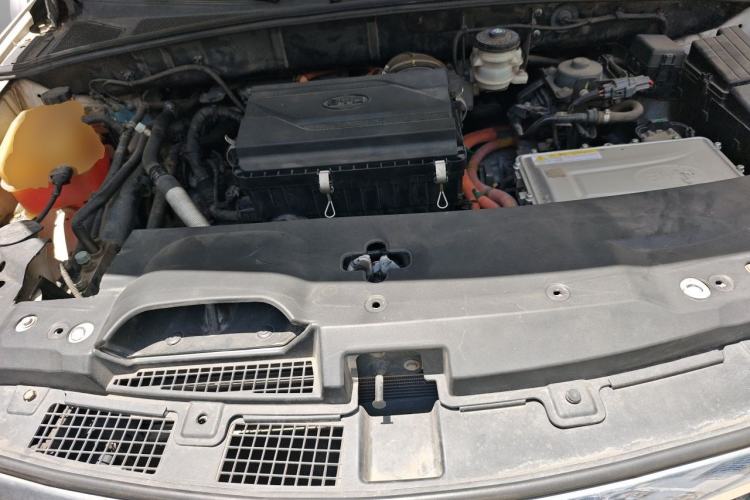 Used BYD Tang New Energy 2015 2.0T Four-Wheel-Drive Flagship Model Engine Bay