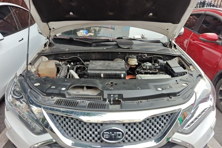 Used BYD Tang New Energy 2015 2.0T Four-Wheel-Drive Flagship Model Engine Bay