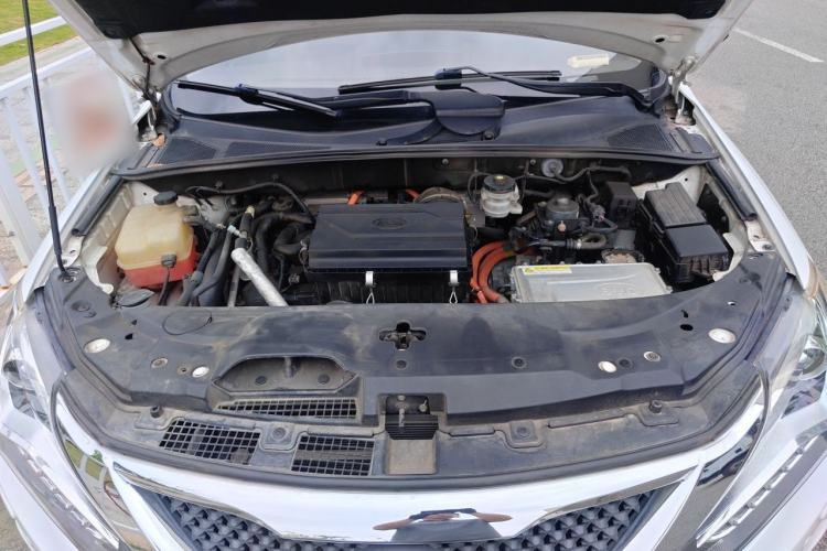 Used BYD Tang New Energy 2015 2.0T Four-Wheel-Drive Flagship Model Engine Bay