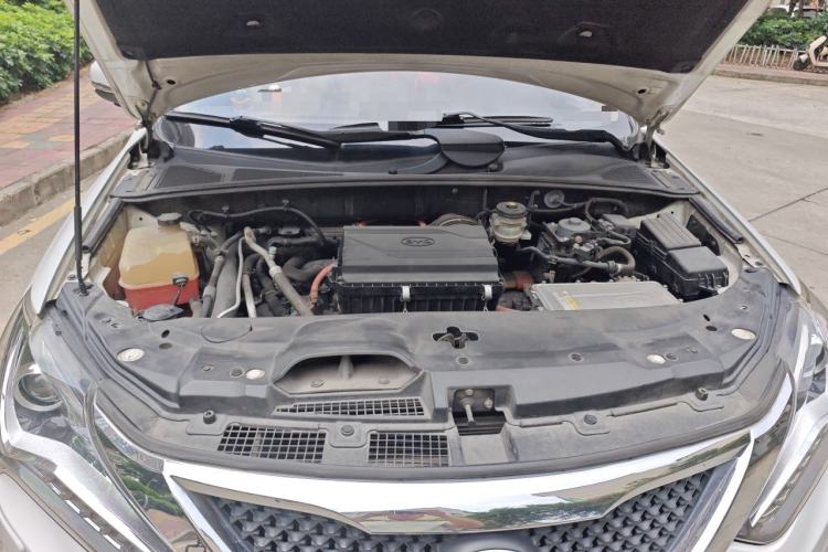 Used BYD Tang New Energy 2015 2.0T Four-Wheel-Drive Flagship Model Engine Bay