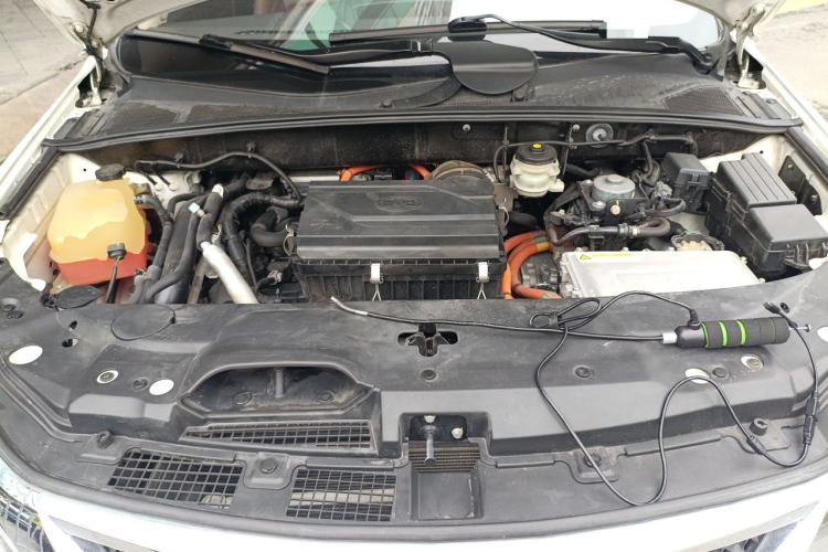 Used BYD Tang New Energy 2015 2.0T Four-Wheel-Drive Flagship Model Engine Bay