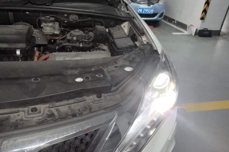 Used BYD Tang New Energy 2015 2.0T Four-Wheel-Drive Flagship Model Engine Bay Left