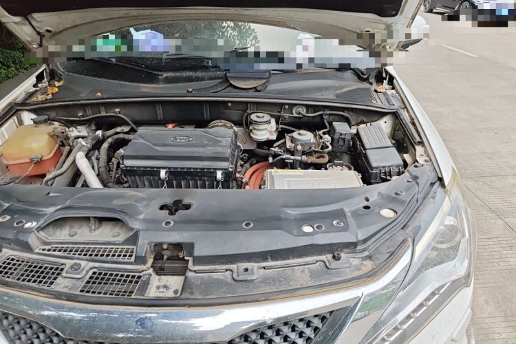 Used BYD Tang New Energy 2015 2.0T Four-Wheel-Drive Flagship Model Engine Bay Left