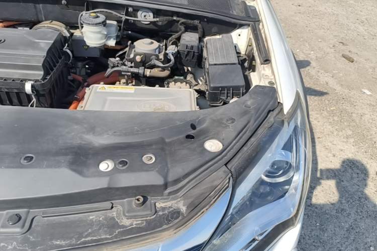 Used BYD Tang New Energy 2015 2.0T Four-Wheel-Drive Flagship Model Engine Bay Left