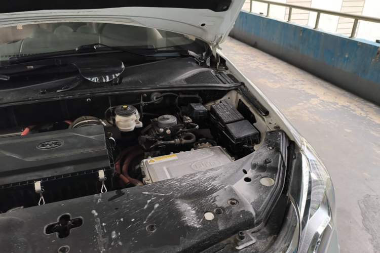 Used BYD Tang New Energy 2015 2.0T Four-Wheel-Drive Flagship Model Engine Bay Left