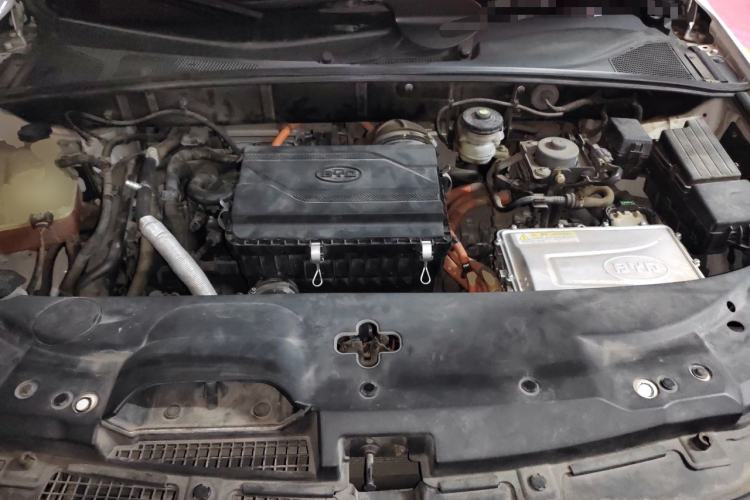 Used BYD Tang New Energy 2015 2.0T Four-Wheel-Drive Flagship Model Engine Bay