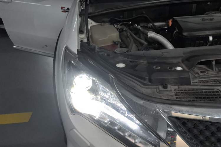 Used BYD Tang New Energy 2015 2.0T Four-Wheel-Drive Flagship Model Engine Bay Right