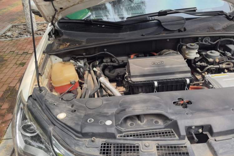 Used BYD Tang New Energy 2015 2.0T Four-Wheel-Drive Flagship Model Engine Bay Right
