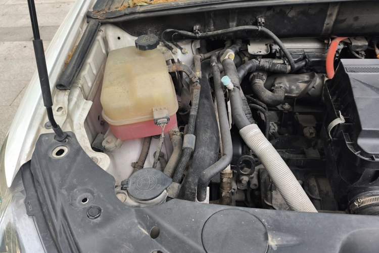 Used BYD Tang New Energy 2015 2.0T Four-Wheel-Drive Flagship Model Engine Bay Right
