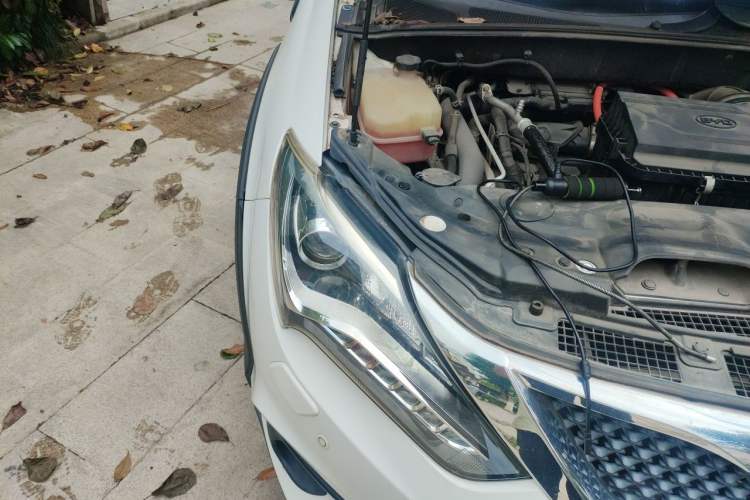 Used BYD Tang New Energy 2015 2.0T Four-Wheel-Drive Flagship Model Engine Bay Right