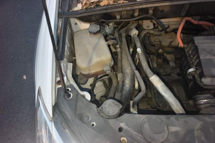 Used BYD Tang New Energy 2015 2.0T Four-Wheel-Drive Flagship Model Engine Bay Right