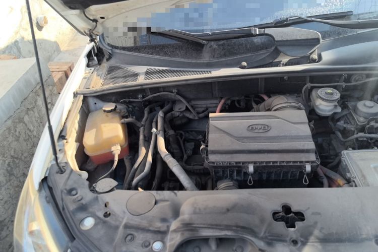Used BYD Tang New Energy 2015 2.0T Four-Wheel-Drive Flagship Model Engine Bay Right
