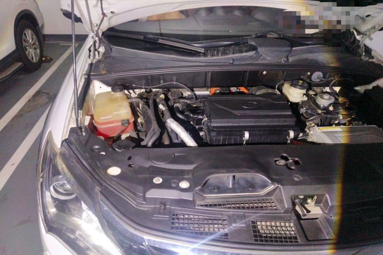 Used BYD Tang New Energy 2015 2.0T Four-Wheel-Drive Flagship Model Engine Bay Right