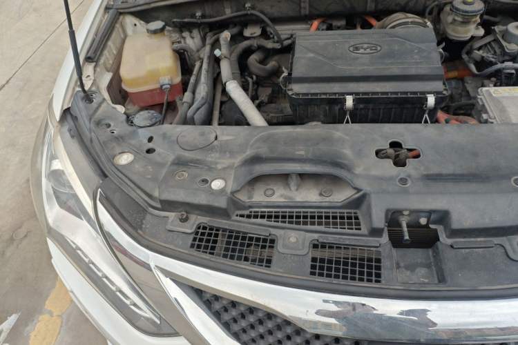 Used BYD Tang New Energy 2015 2.0T Four-Wheel-Drive Flagship Model Engine Bay Right
