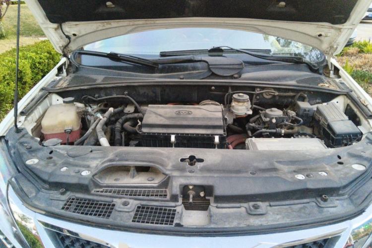 Used BYD Tang New Energy 2015 2.0T Four-Wheel-Drive Flagship Model Engine Bay