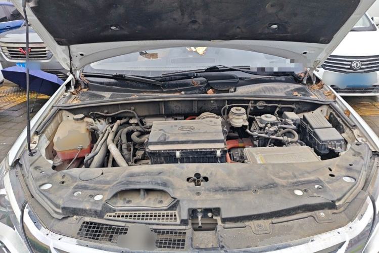 Used BYD Tang New Energy 2015 2.0T Four-Wheel-Drive Flagship Model Engine Bay