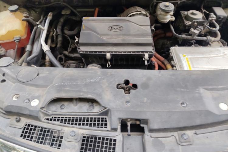 Used BYD Tang New Energy 2015 2.0T Four-Wheel-Drive Flagship Model Engine Bay