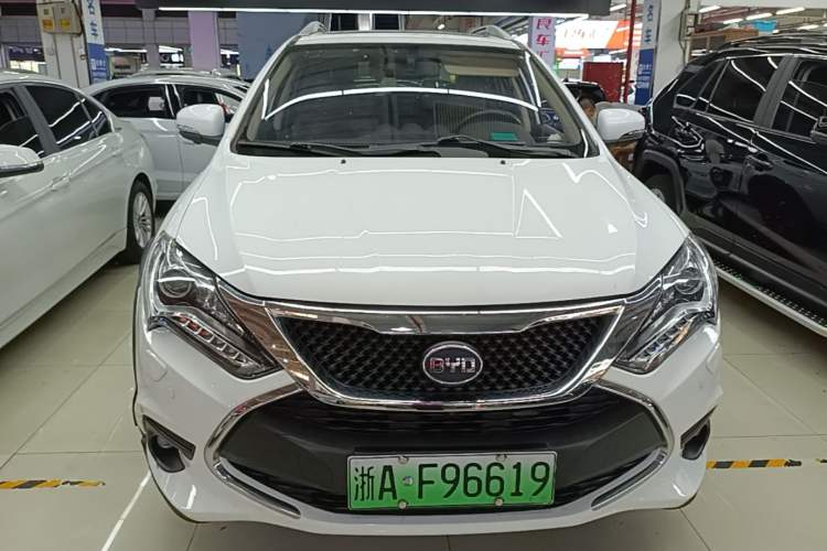 Used BYD Tang New Energy 2015 2.0T Four-Wheel-Drive Flagship Model Front
