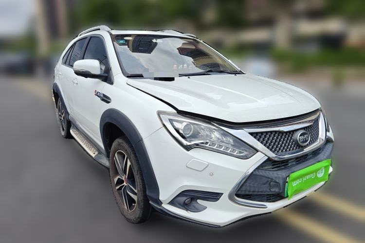 Used BYD Tang New Energy 2015 2.0T Four-Wheel-Drive Flagship Model Front Right 45 Deg