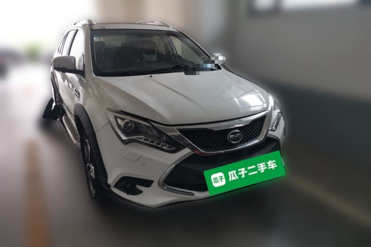 Used BYD Tang New Energy 2015 2.0T Four-Wheel-Drive Flagship Model Front Right 45 Deg