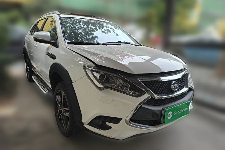 Used BYD Tang New Energy 2015 2.0T Four-Wheel-Drive Flagship Model Front Right 45 Deg