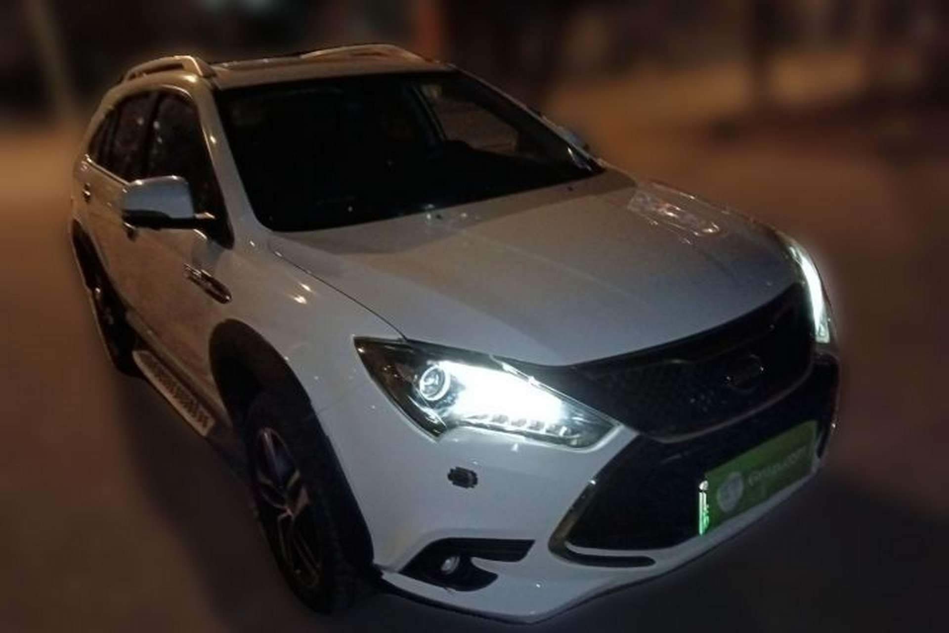 Used BYD Tang New Energy 2015 2.0T Four-Wheel-Drive Flagship Model Front Right 45 Deg