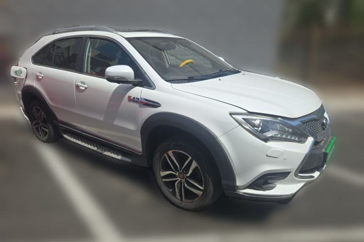 Used BYD Tang New Energy 2015 2.0T Four-Wheel-Drive Flagship Model Front Right 45 Deg