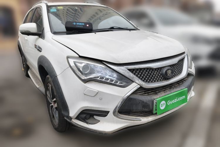 Used BYD Tang New Energy 2015 2.0T Four-Wheel-Drive Flagship Model Front Right 45 Deg