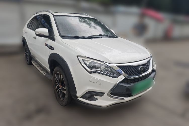 Used BYD Tang New Energy 2015 2.0T Four-Wheel-Drive Flagship Model Front Right 45 Deg