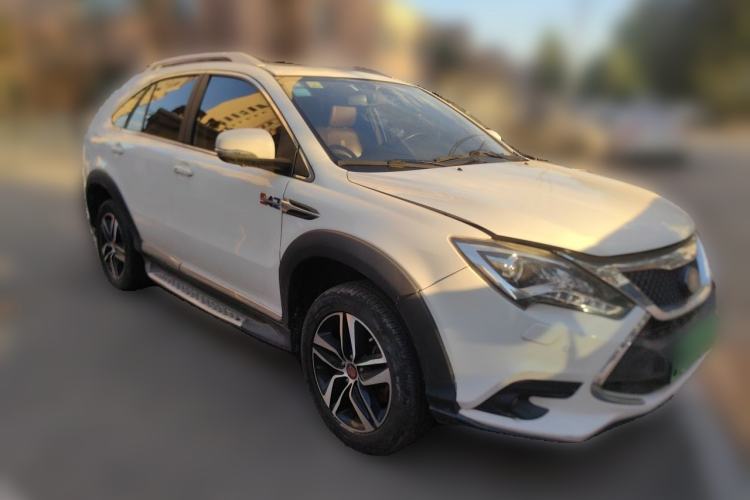 Used BYD Tang New Energy 2015 2.0T Four-Wheel-Drive Flagship Model Front Right 45 Deg