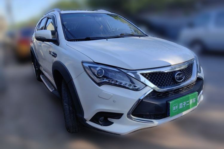 Used BYD Tang New Energy 2015 2.0T Four-Wheel-Drive Flagship Model Front Right 45 Deg