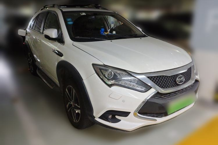Used BYD Tang New Energy 2015 2.0T Four-Wheel-Drive Flagship Model Front Right 45 Deg