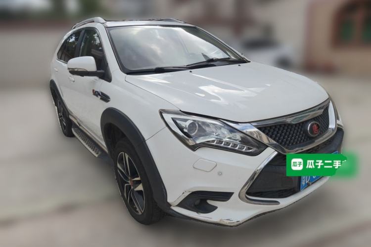 Used BYD Tang New Energy 2015 2.0T Four-Wheel-Drive Flagship Model Front Right 45 Deg