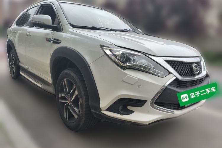 Used BYD Tang New Energy 2015 2.0T Four-Wheel-Drive Flagship Model Front Right 45 Deg