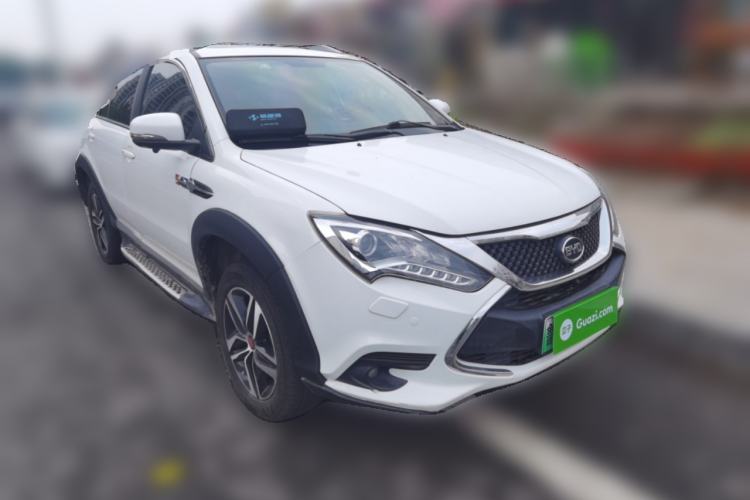 Used BYD Tang New Energy 2015 2.0T Four-Wheel-Drive Flagship Model Front Right 45 Deg