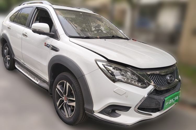 Used BYD Tang New Energy 2015 2.0T Four-Wheel-Drive Flagship Model Front Right 45 Deg