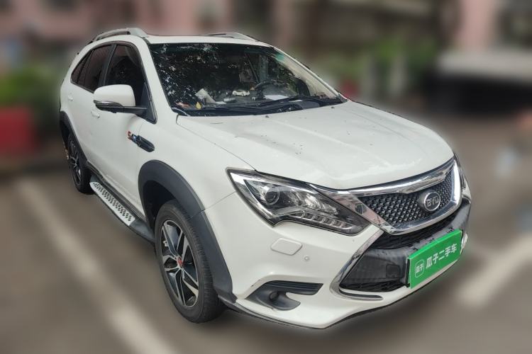 Used BYD Tang New Energy 2015 2.0T Four-Wheel-Drive Flagship Model Front Right 45 Deg