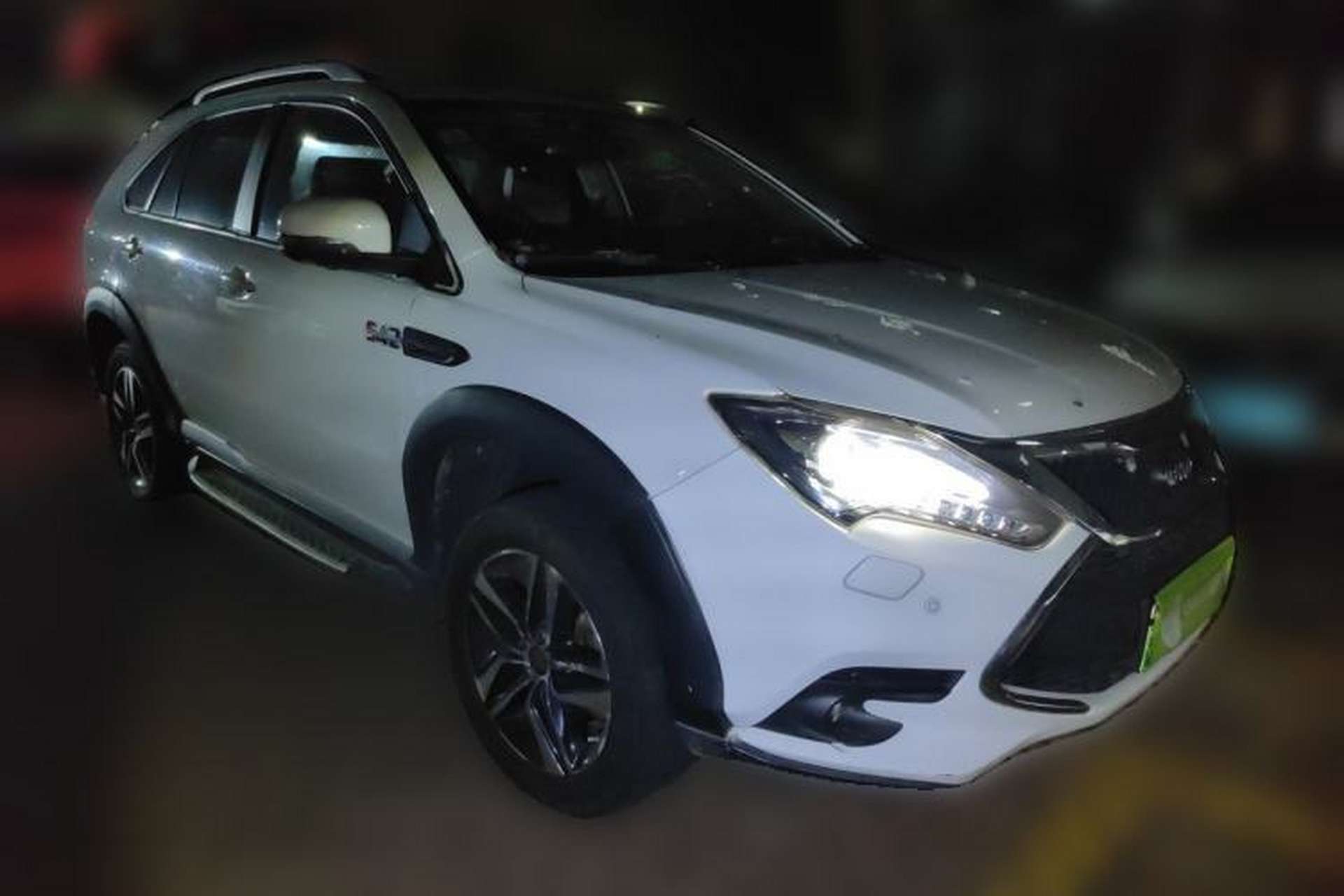 Used BYD Tang New Energy 2015 2.0T Four-Wheel-Drive Flagship Model Front Right 45 Deg